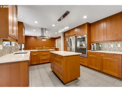 10935 SW Pathfinder Way Portland OR 97223