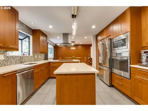 10935 SW Pathfinder Way Portland OR 97223
