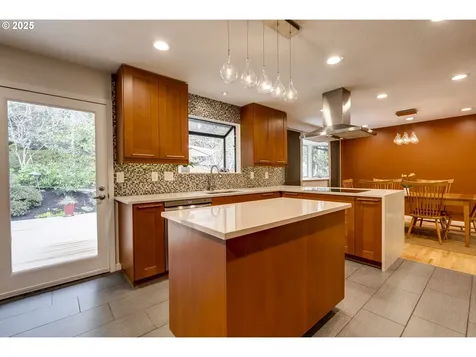 10935 SW Pathfinder Way Portland OR 97223
