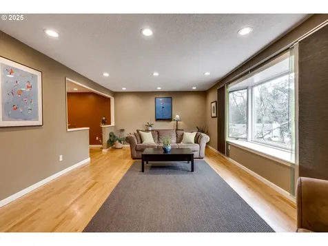 10935 SW Pathfinder Way Portland OR 97223