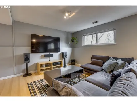 10935 SW Pathfinder Way Portland OR 97223