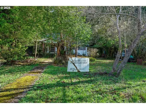 14159 Sitkum Lane Myrtle Point OR 97458