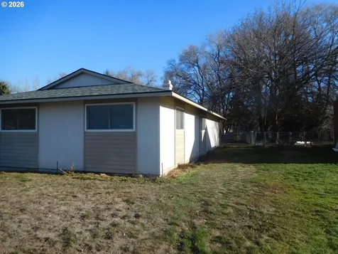 1536 SW 44th Street Pendleton OR 97801