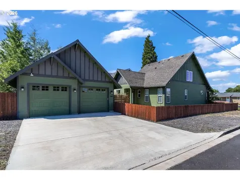 1130 SW Indian Avenue Redmond OR 97756