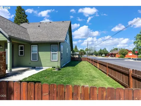 1130 SW Indian Avenue Redmond OR 97756