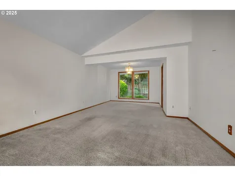 10683 SW River Drive Portland OR 97224