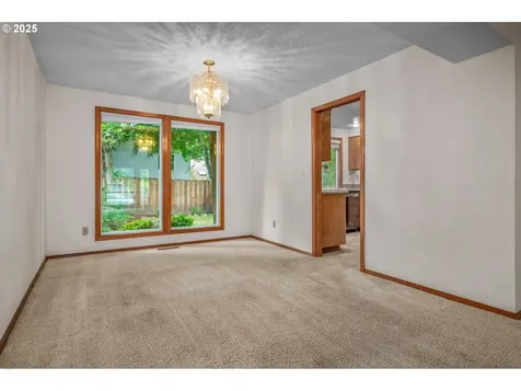 10683 SW River Drive Portland OR 97224