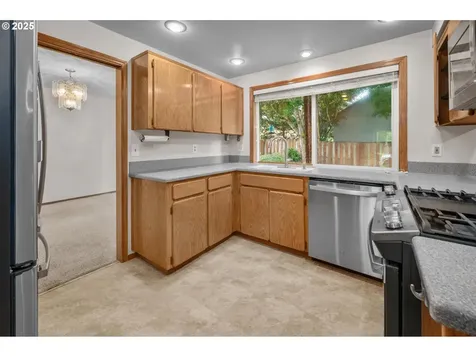 10683 SW River Drive Portland OR 97224