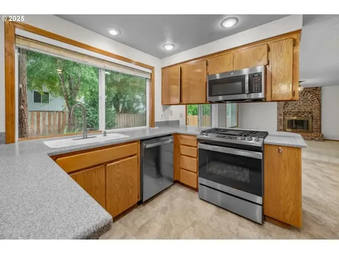 10683 SW River Drive Portland OR 97224