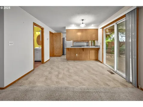 10683 SW River Drive Portland OR 97224