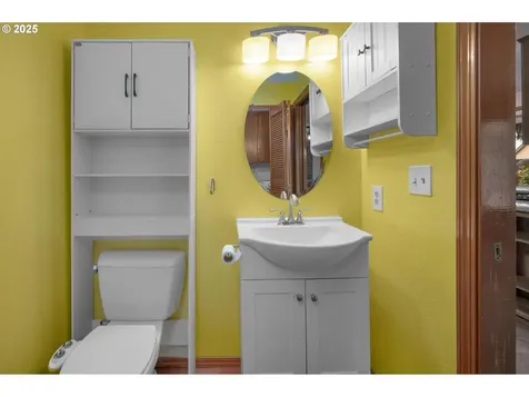 10683 SW River Drive Portland OR 97224