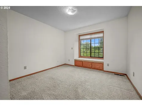 10683 SW River Drive Portland OR 97224