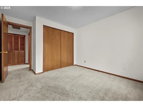 10683 SW River Drive Portland OR 97224