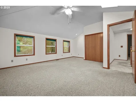 10683 SW River Drive Portland OR 97224