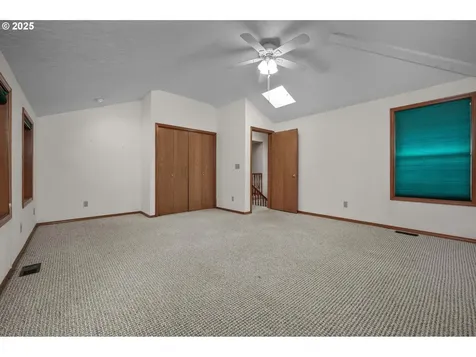 10683 SW River Drive Portland OR 97224