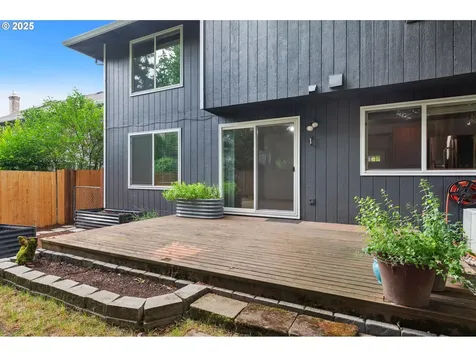 10683 SW River Drive Portland OR 97224