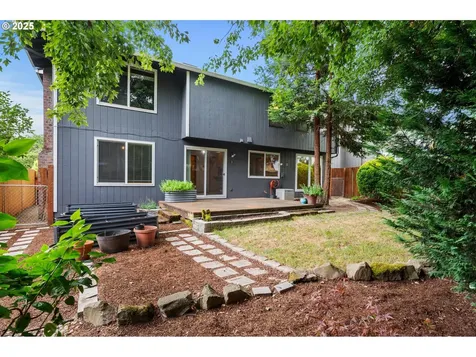 10683 SW River Drive Portland OR 97224