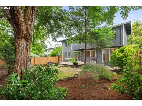 10683 SW River Drive Portland OR 97224