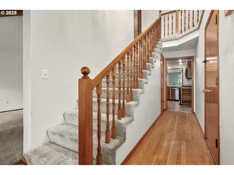 10683 SW River Drive Portland OR 97224
