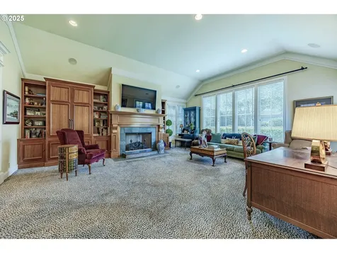 2943 Riverwalk Loop Eugene OR 97401