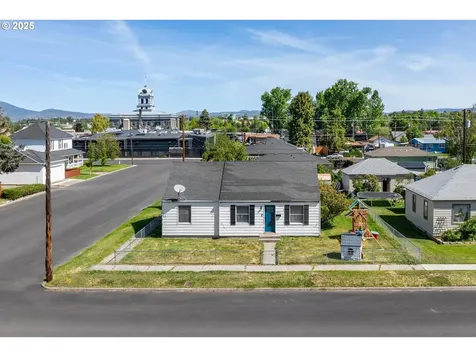 407 SE 2nd Street Prineville OR 97754