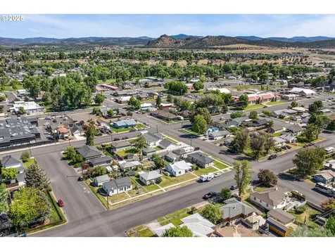 407 SE 2nd Street Prineville OR 97754
