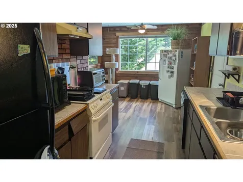 550 18th Street Myrtle Point OR 97458