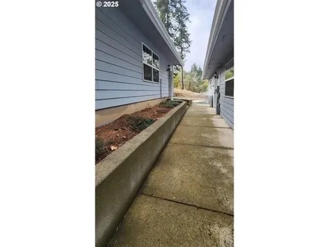 160 Spirit Lane Roseburg OR 97471