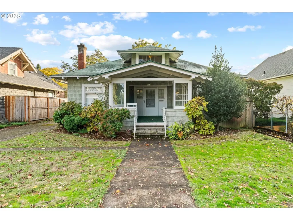 1114 SE Bidwell Street Portland OR 97202