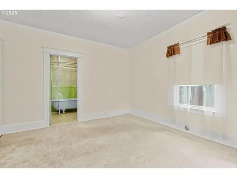 1114 SE Bidwell Street Portland OR 97202