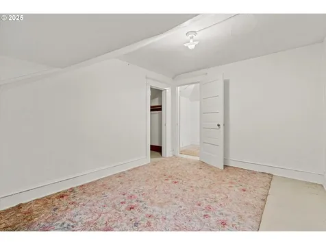 1114 SE Bidwell Street Portland OR 97202