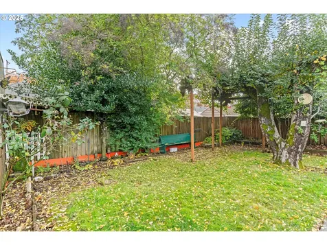 1114 SE Bidwell Street Portland OR 97202