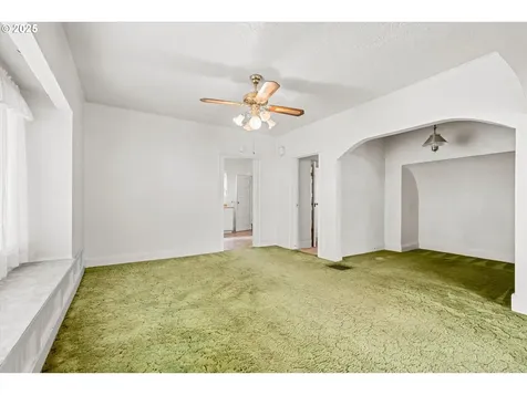 1114 SE Bidwell Street Portland OR 97202
