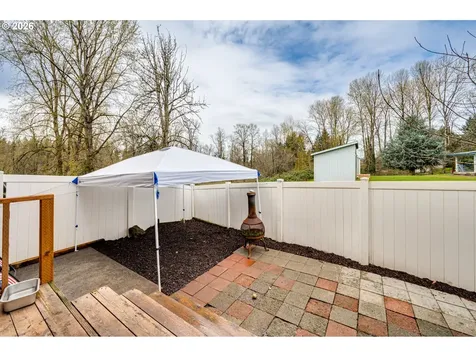 75 River Rock Lane Woodland WA 98674