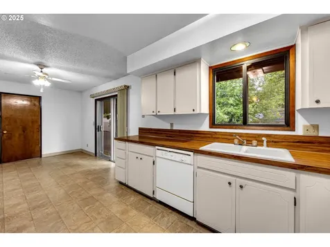 8203 NE 27th Street Vancouver WA 98662