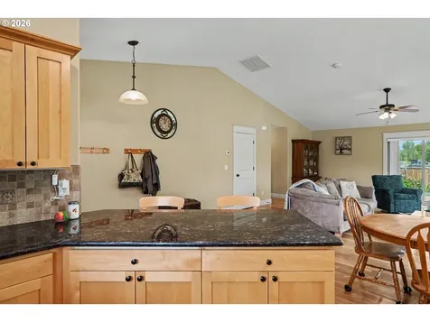 801 Pintail Street Silverton OR 97381