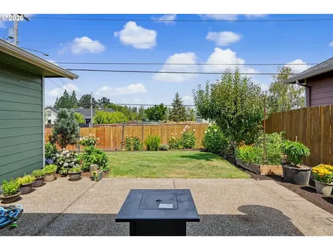 801 Pintail Street Silverton OR 97381