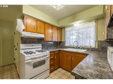 2035 Juniper Avenue Coos Bay OR 97420