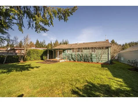 2035 Juniper Avenue Coos Bay OR 97420