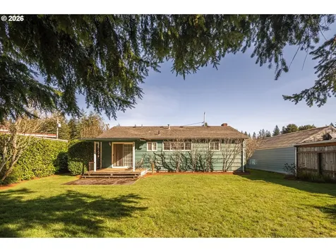 2035 Juniper Avenue Coos Bay OR 97420