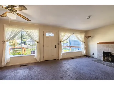 2035 Juniper Avenue Coos Bay OR 97420