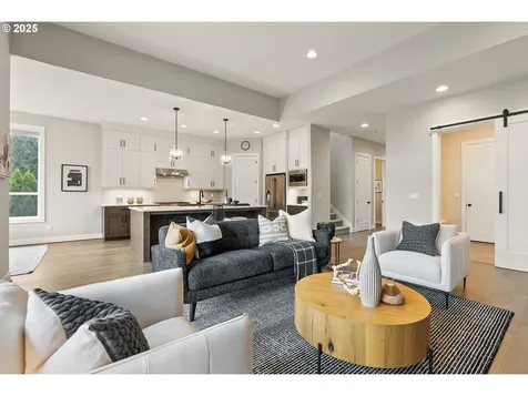 8595 SW Holly Lane Portland OR 97223