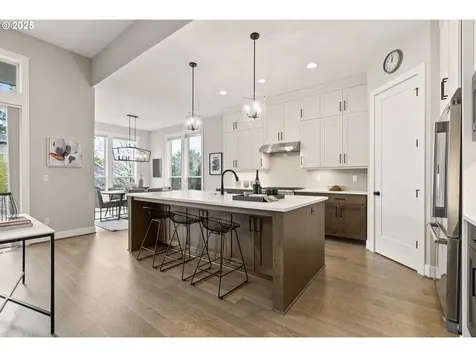 8595 SW Holly Lane Portland OR 97223