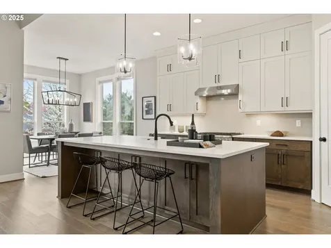 8595 SW Holly Lane Portland OR 97223