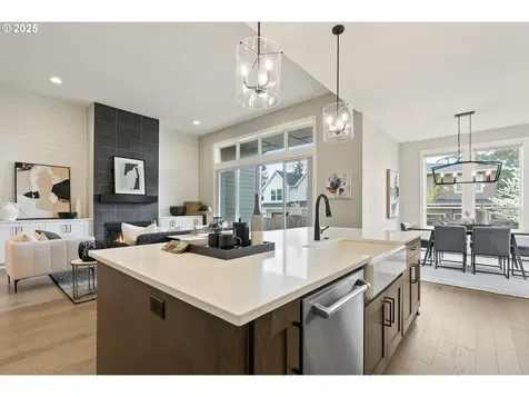 8595 SW Holly Lane Portland OR 97223