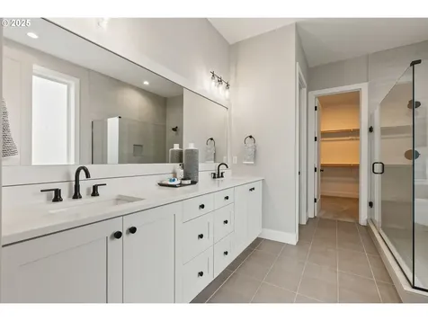 8595 SW Holly Lane Portland OR 97223