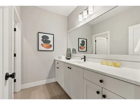 8595 SW Holly Lane Portland OR 97223