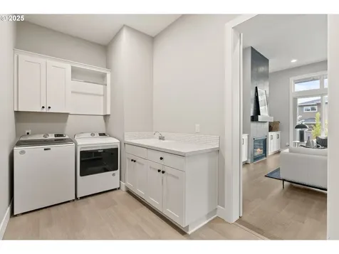 8595 SW Holly Lane Portland OR 97223