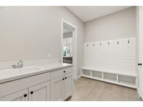 8595 SW Holly Lane Portland OR 97223