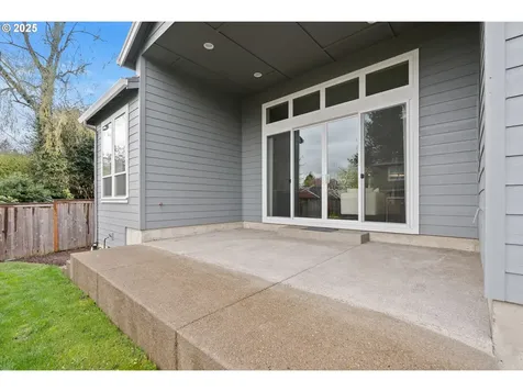 8595 SW Holly Lane Portland OR 97223